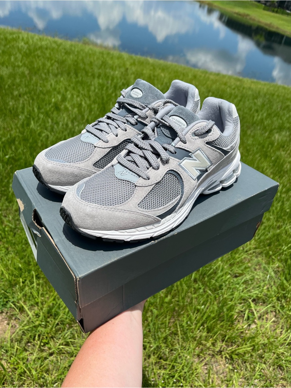 New In Box New Balance Men's 2002R Sneakers - Light Gray Size 9.5 (Womans 11)